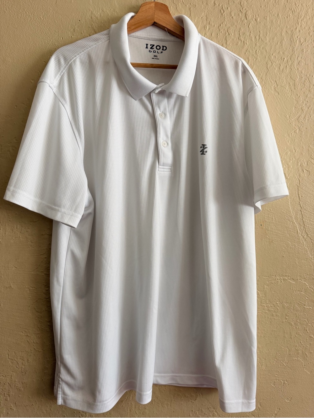 Izod Men’s White Performance Polo with Subtle Logo